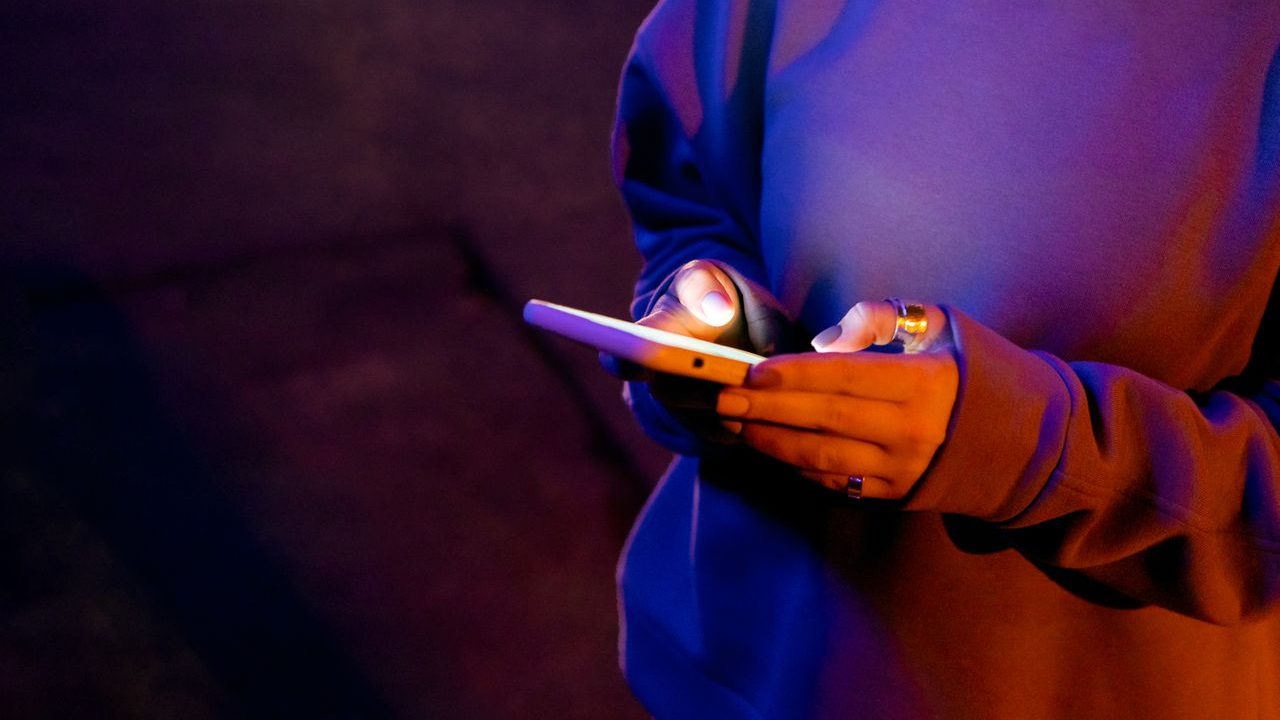 device-blue-light