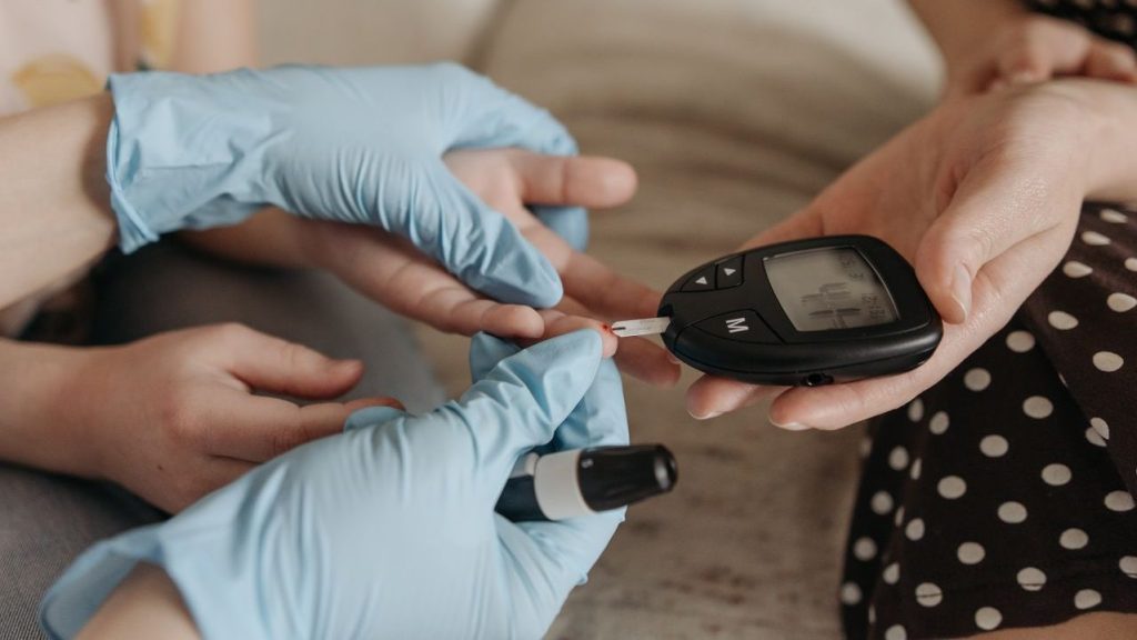 blood-glucose-test